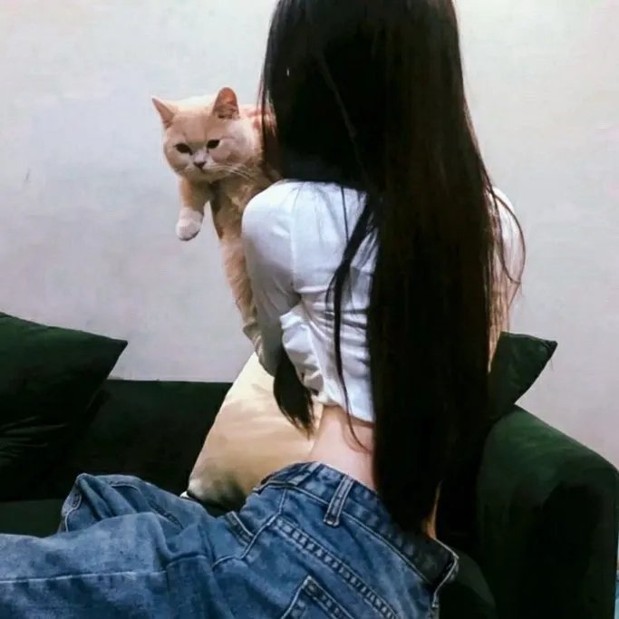 热裤荡女